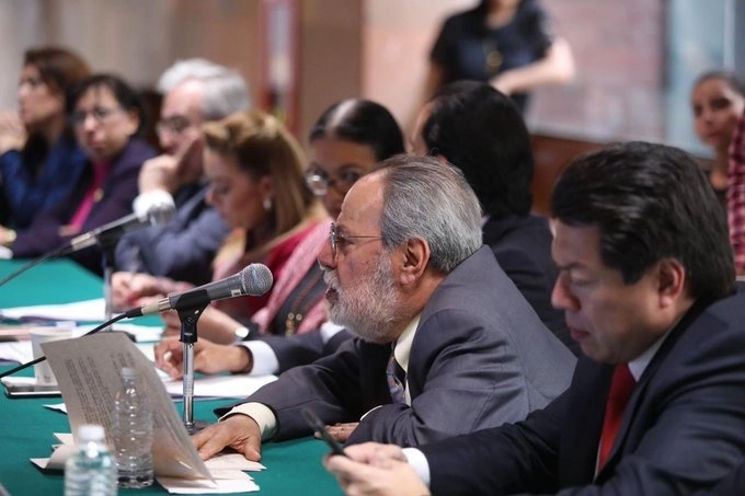 Jorge Eduardo Navarrete López, vocal del IPAB (c) en imagen de archivo. Foto tomada de la cuenta de Twitter @IPAB_mx 