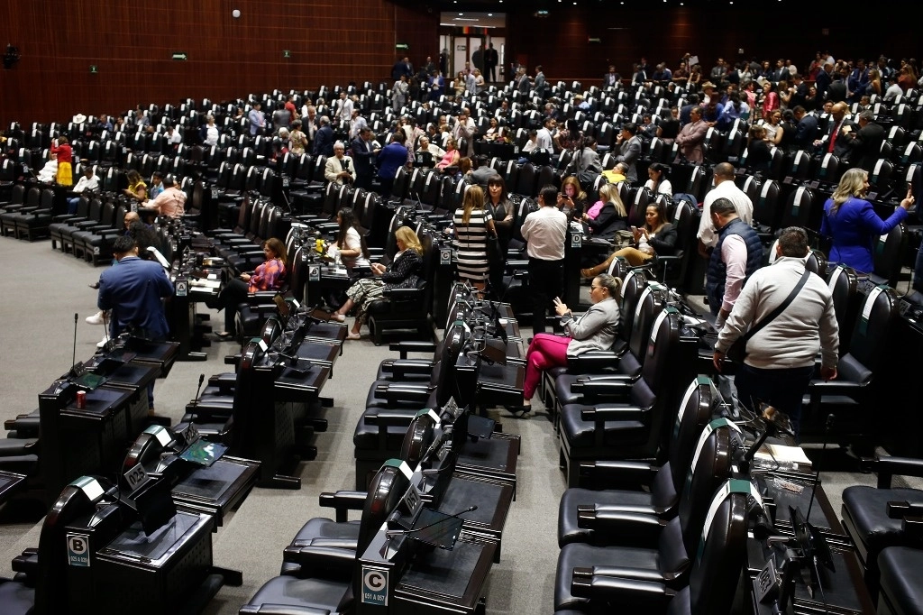Sesión plenaria en la Cámara de Diputados para discutir el dictamen sobre las pensiones. Foto José Antonio López