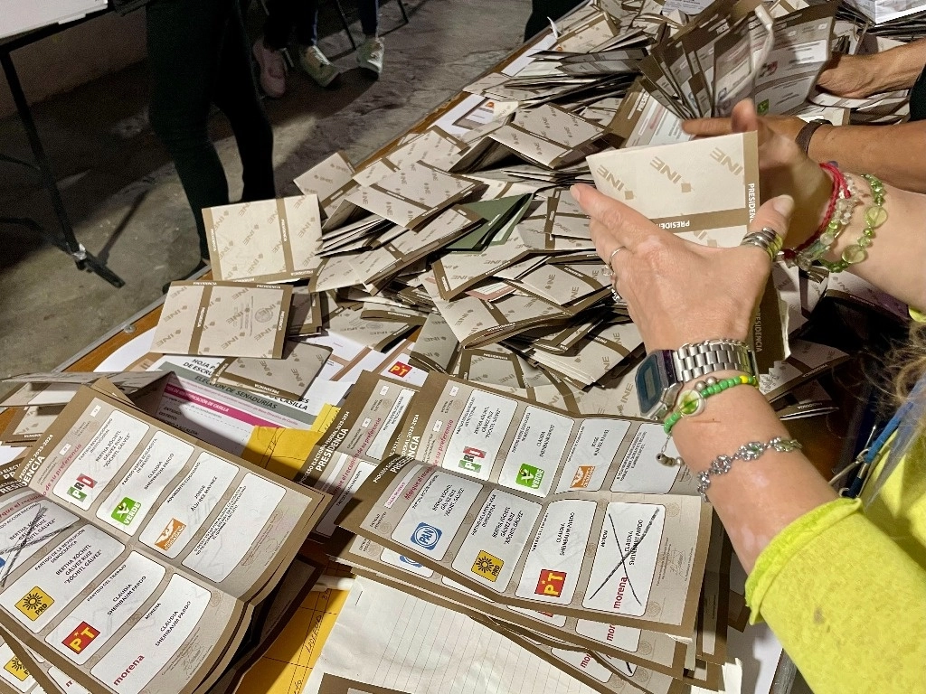 Es procedente el recuento total de votos de la elección para la alcaldía Cuauhtémoc, dictaminó el Tribunal Electoral de CDMX. Foto Roberto García / Archivo