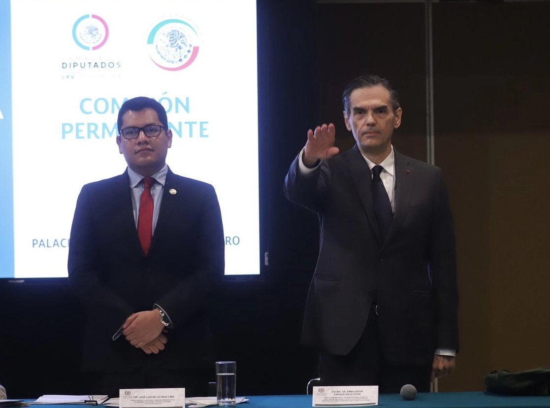 Enrique Rojo Stein, embajador de México en Finlandia. Foto tomada de la cuenta de Twitter @DMigueldelaCruz