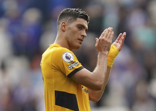 El delantero Raúl Jiménez dijo estar listo para su regreso con la selección mexicana en las eliminatorias de la Concacaf para el Mundial de 2022, nueve meses después de haber sufrido una fractura en el cráneo. La imagen, del pasado 14 de agosto. Foto Pa vía Ap