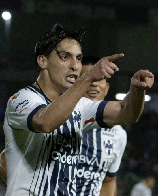 El jugador de Rayados, Erick Aguirre festeja su anotación durante el encuentro. Foto tomada de la cuenta de Twitter @Rayados