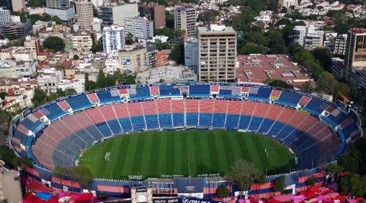 La alcaldía Benito Juárez y la empresa operadora del estadio Ciudad de los Deportes acordaron reabrir al público la entrada al recinto. Foto 