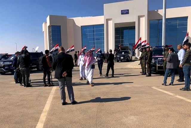 Oficiales iraquíes y sauditas reabrieron la frontera en Arar. Foto Ap 