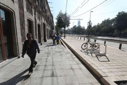 En la vialidad adjunta a la Alameda se reforzaron los andadores peatonales. Foto José Antonio López