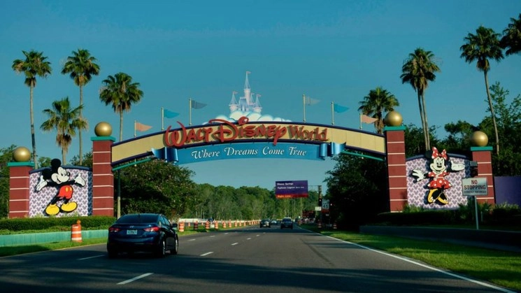 Walt Disney Co reabrirá parcialmente su complejo de entretenimiento y compras de Disney Springs en Florida el 20 de mayo. Foto Afp / Archivo 