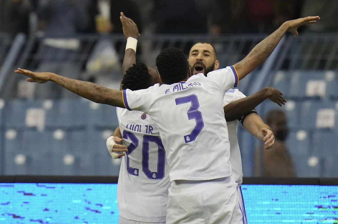 Karim Benzema puso el 2-0 definitivo en la final de la Supercopa de España, jugada entre Real Madrid y Athletic Bilbao en Riad, Arabia Saudita. Foto Ap 