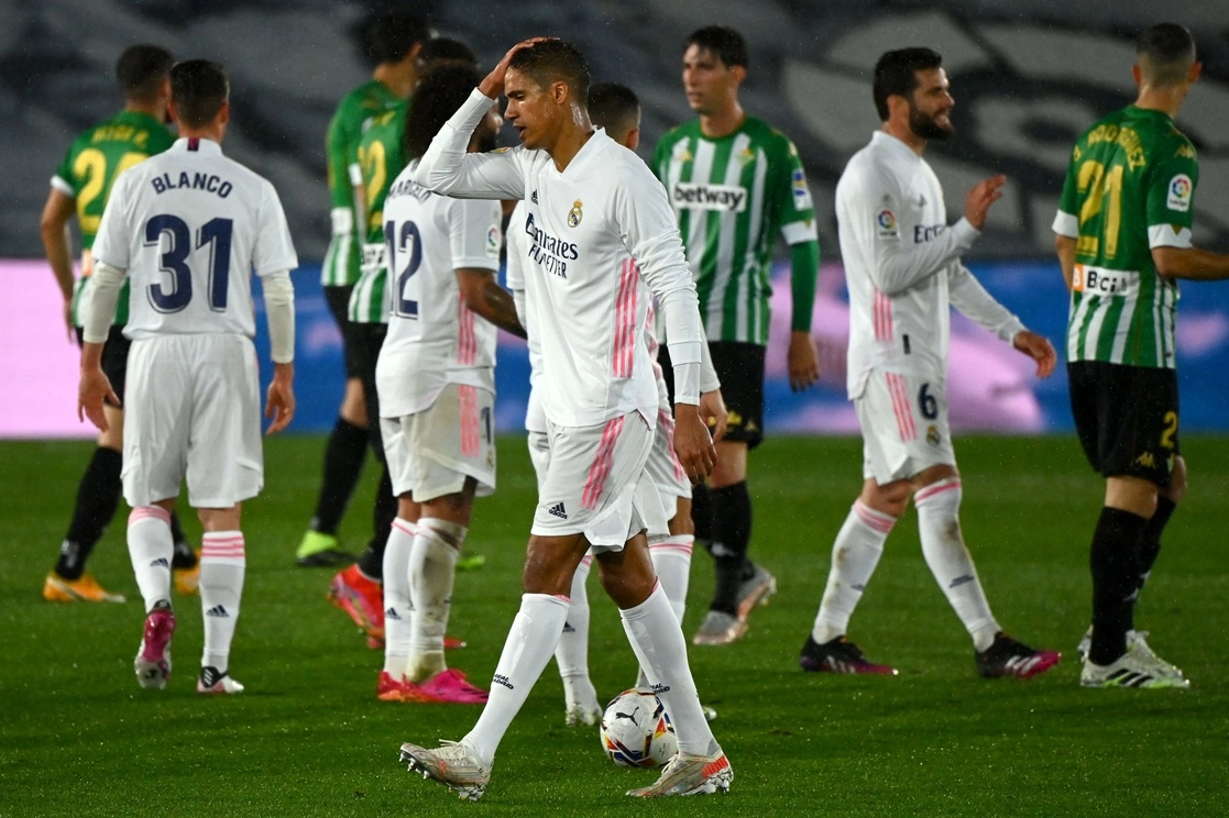 El Real Madrid y el  Real Betis consiguieron un empate sin goles. Foto Afp