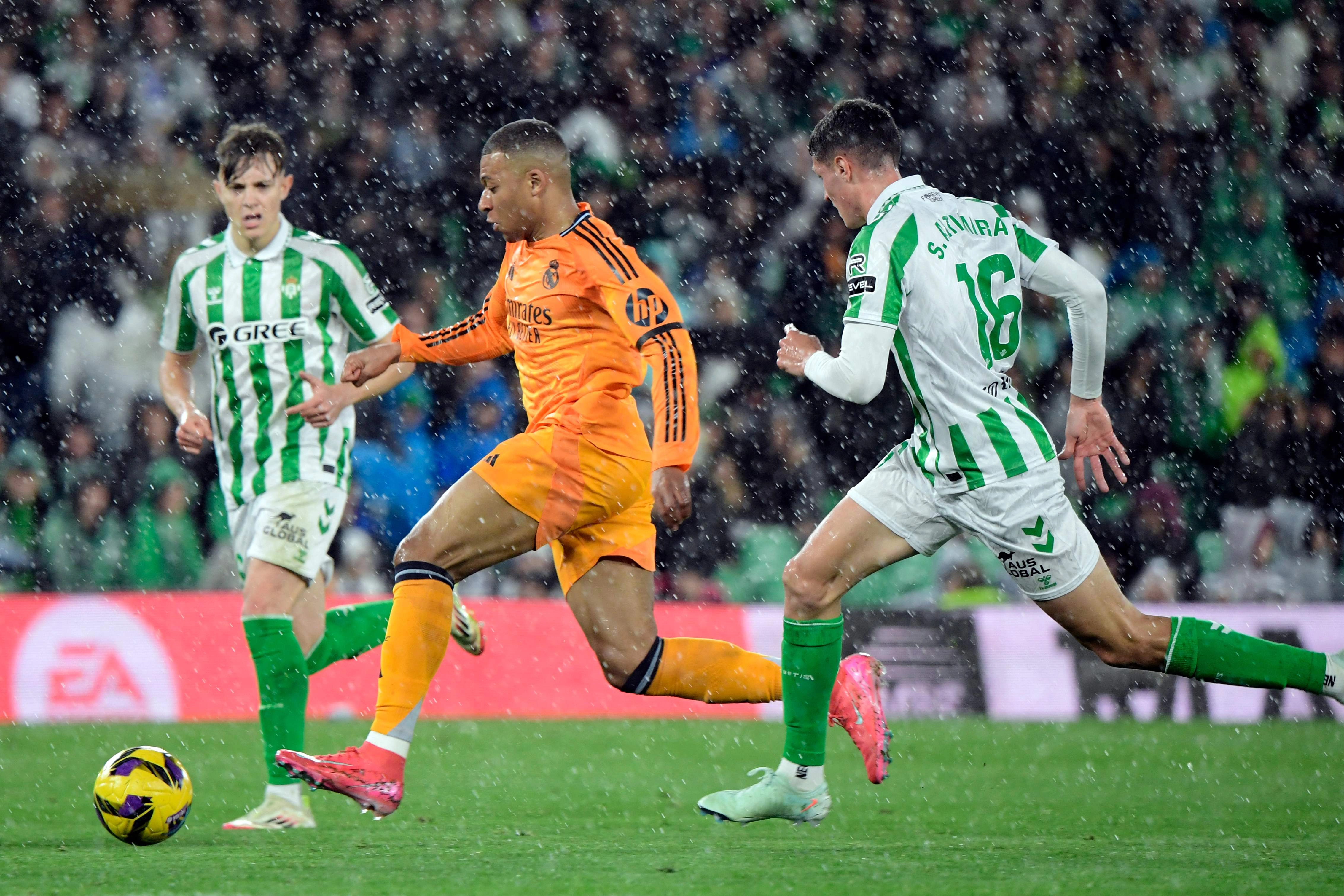 Real Madrid cayó 1-2 como visitante ante Betis, en duelo de la jornada 26 de La Liga. Foto 