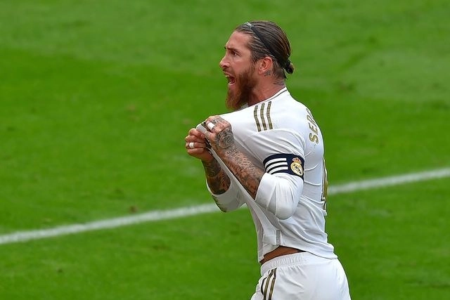 Desde los 11 pasos, Sergio Ramos marcó el gol de la victoria ante el Athletic Bilbao para encarrilar al Real Madrid al título de La Liga. Foto Afp