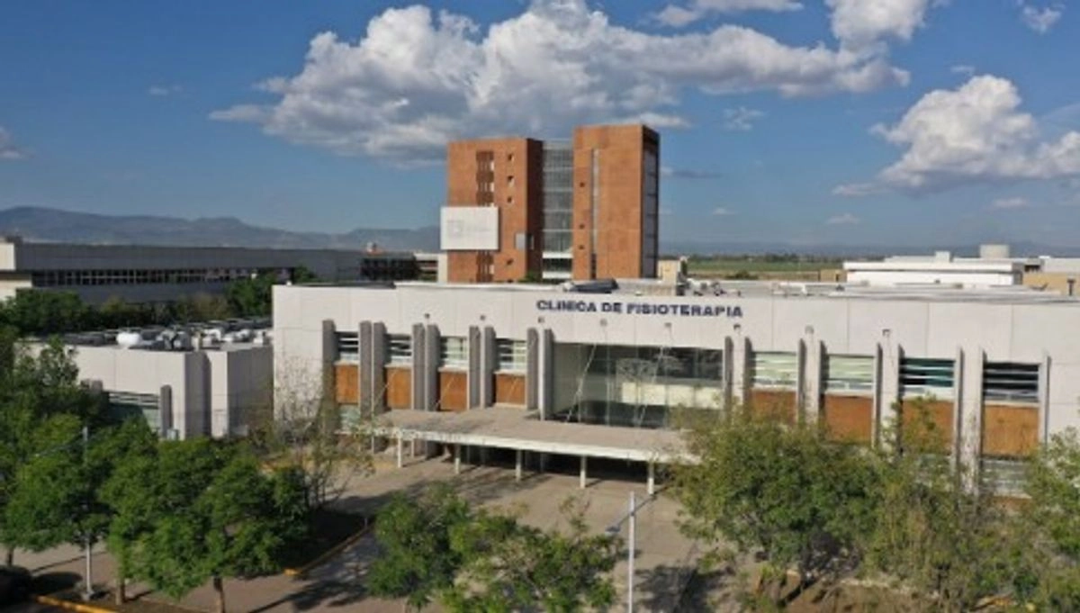 La Clínica de Fisioterapia de la Escuela Nacional de Estudios Superiores (ENES), Unidad León, de la UNAM.