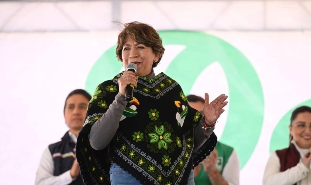 En imagen de archivo, Delfina Gómez Álvarez, precandidata de Morena a la gubernatura del Estado de México. Foto tomada de Twittter @delfinagomeza