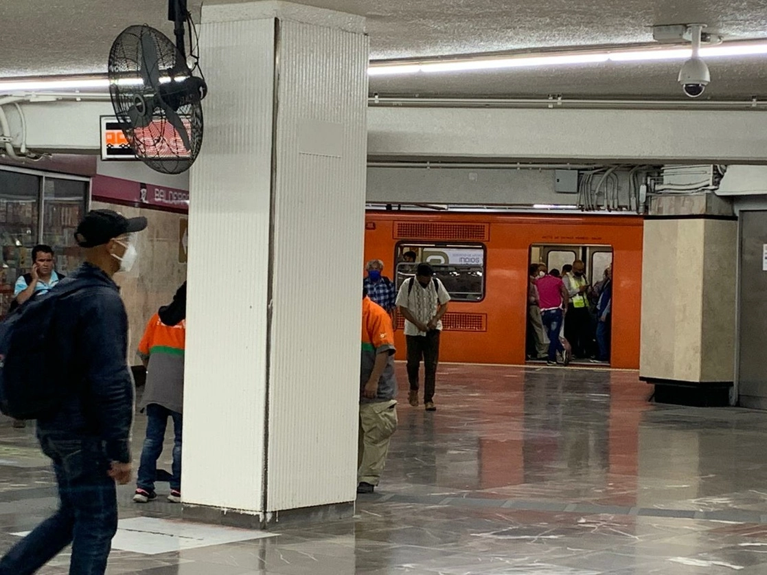 El servicio en las Líneas 1 y 3 del Metro capitalino se suspendió por cortes de energía, el 4 de febrero de 2021. Foto Alfredo Domínguez