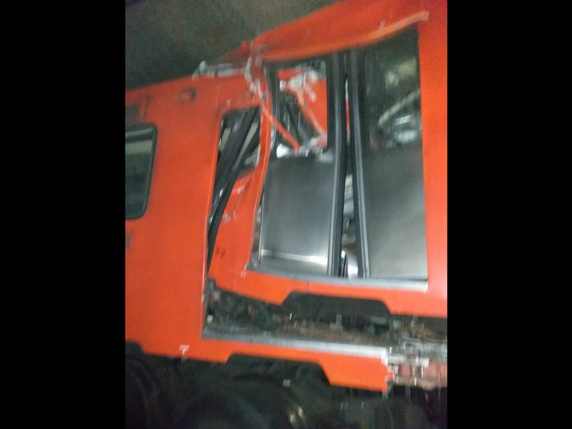 Trenes afectados tras el choque en la L3 del Metro. Foto tomada de Twitter