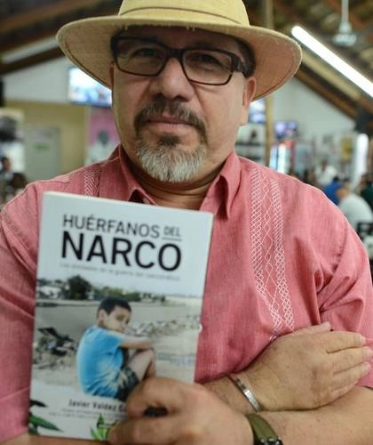 Javier Valdez, durante la presentación de una de sus obras. Foto 'El Debate' / archivo 