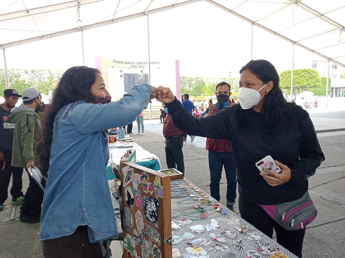 La alcaldía Venustiano Carranza inauguró su primer Festival Urbano, donde se dieron cita grafiteros, tatuadores y artesanos. Foto Laura Gómez Flores