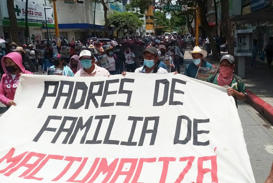 Durante la movilización de esta tarde. Foto: Escuela Normal Rural Mactumactzá Fecsm