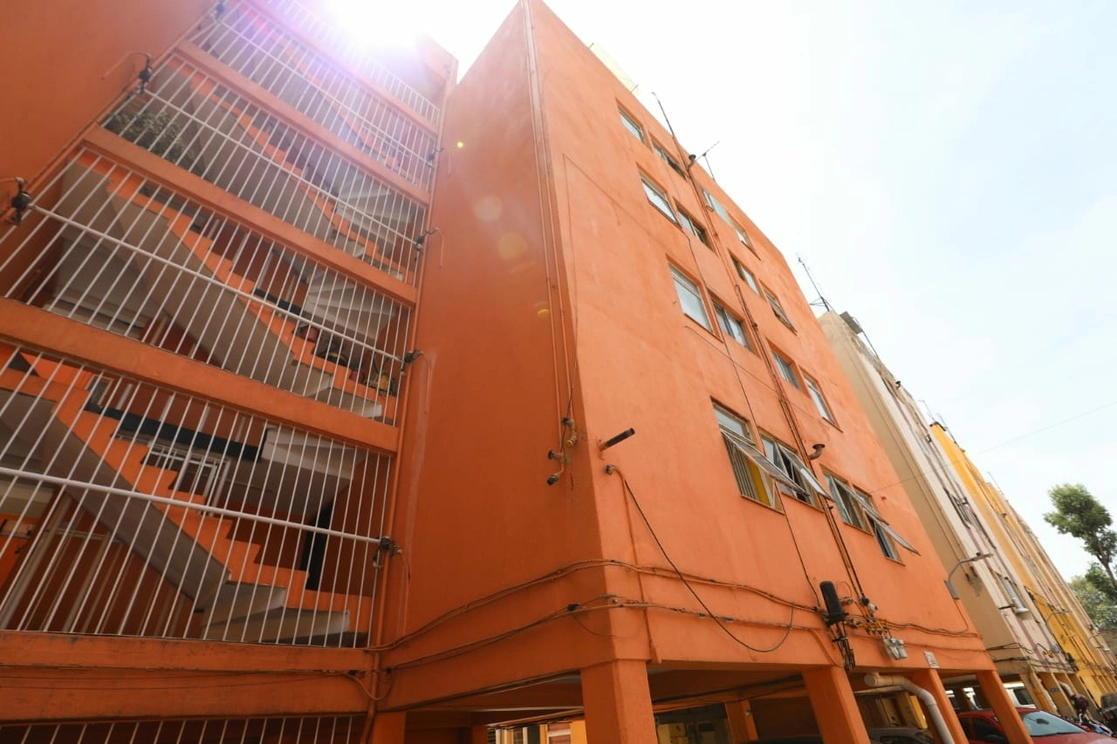 La procuradora social de la CDMX, Patricia Ruíz Anchondo, informó que las obras beneficiarán a 230 familias. Foto alcaldía Miguel Hidalgo