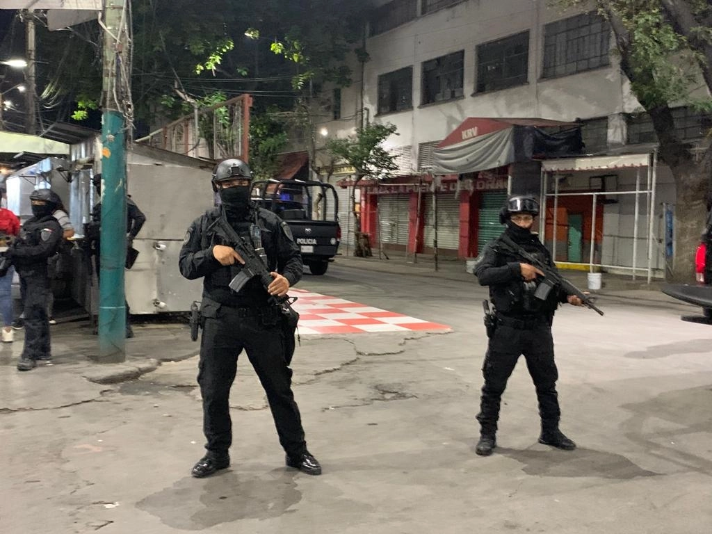 Operativo policiaco en Manuel Doblado y Peña y Peña. Foto José Antonio López