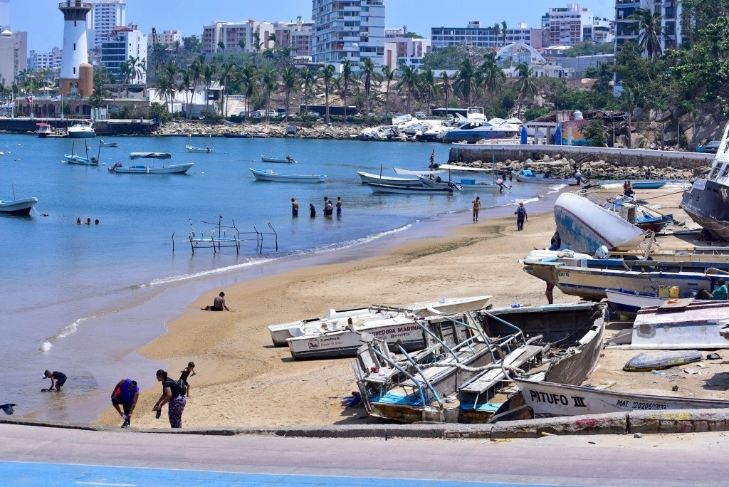 Playa Manzanillo en Acapulco, ubicada en la zona tradicional del puerto en imagen de archivo. Foto Carlos Alberto Carbajal / Cuartoscuro / Archivo