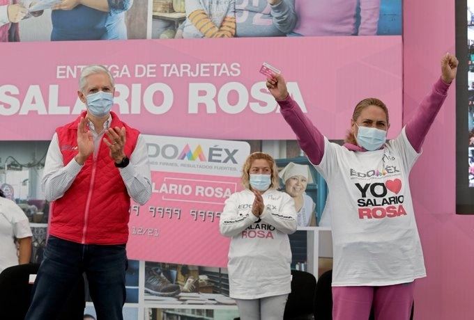 Ya son más de 400 mil mujeres en todo el Edoméx que reciben su Salario Rosa. Foto @alfredodelmazo