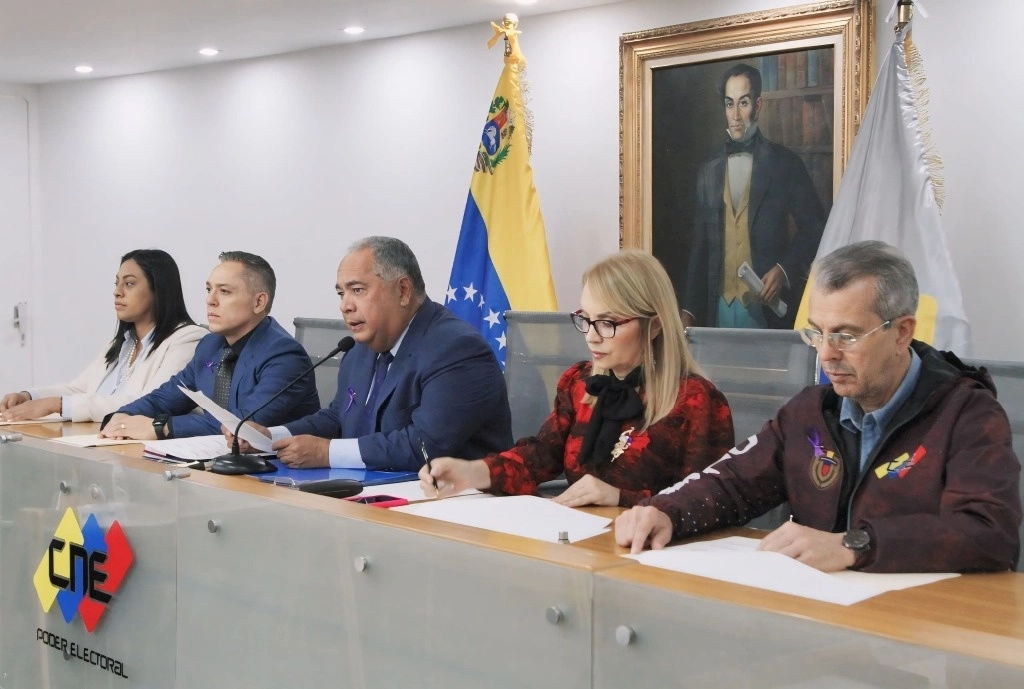 En la boleta electoral también resaltan varios disidentes de la oposición, que se han erigido como enconados rivales de sus antiguos líderes. Foto @cneesvzla 