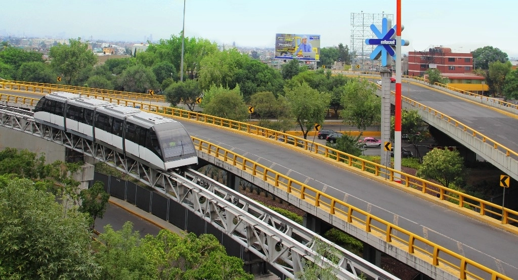Durante dichos trabajos de conservación, habrá autobuses debidamente identificados y ubicados en la puerta 7 de Terminal 1 y en la bahía de autobuses de Terminal 2 (puerta 4), en horario de cinco de la tarde a 11 de la noche, sin costo para los pasajeros al presentar su pase de abordar. Foto www.gob.mx 