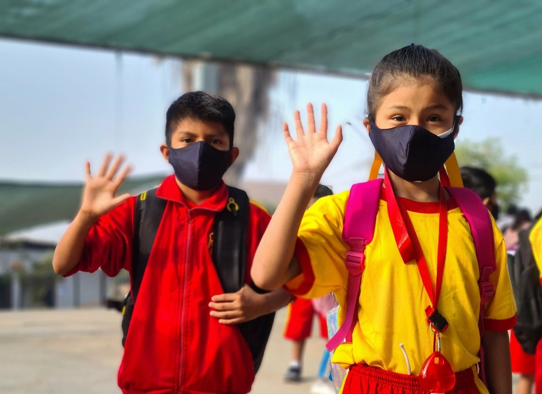 En enero, el gobierno inició la vacunación de 3.7 millones de niños de entre 5 y 11 años, previo al retorno a clases. Foto tomada del Twitter de @MineduPeru
