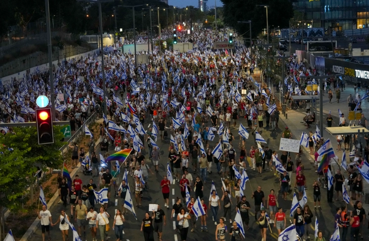 Los israelíes protestan contra los planes del gobierno del primer ministro Benjamin Netanyahu para reformar el sistema judicial en Tel Aviv, Israel, el sábado 29 de julio de 2023.Foto Ap