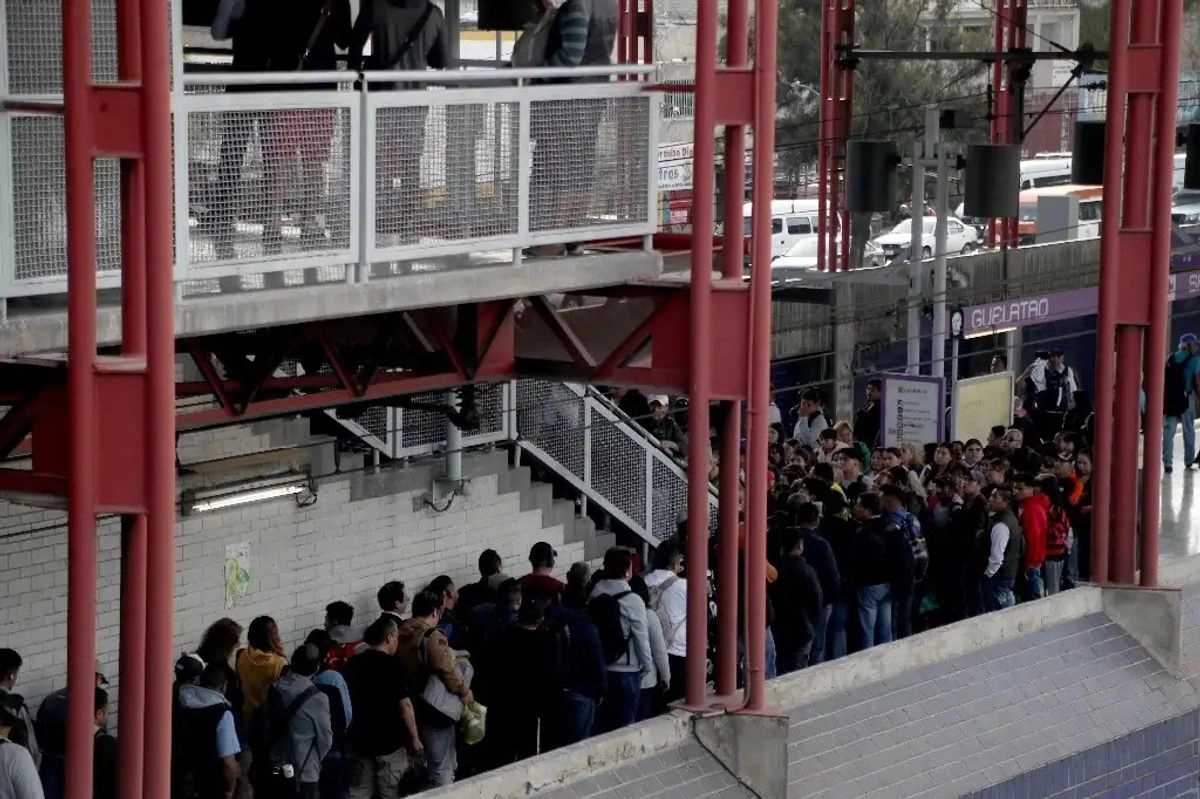 El STC informó que "la línea A se encuentra abierta y ofreciendo servicio en todas sus estaciones por ambas direcciones, la circulación es continua". Foto 