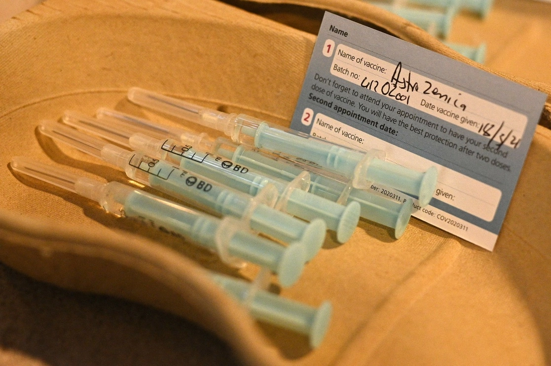 Dosis de la vacuna AstraZeneca en Lichfield, Inglaterra, el 18 de marzo de 2021. Foto Afp 