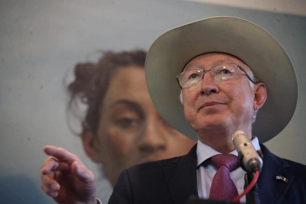 El embajador de Estados Unidos en México, Ken Salazar, durante una conferencia de prensa en su residencia, en la Ciudad de México, el 3 de septiembre de 2024. Foto Yazmín Ortega Cortés