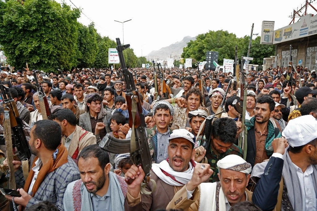 Rebeldes hutíes y el gobierno de Yemen acordaron un alto a las hostilidades para iniciar un proceso de paz auspiciado por la ONU. Foto Ap 