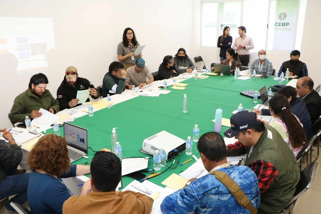 En San Luis Potosí dio inicio la primera jornada para la obtención de un perfil genético de familiares de personas desaparecidas, con 283 muestras. Foto ‘La Jornada’