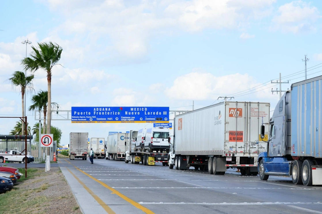Aduana de Nuevo Laredo. Foto Carlos Figueroa