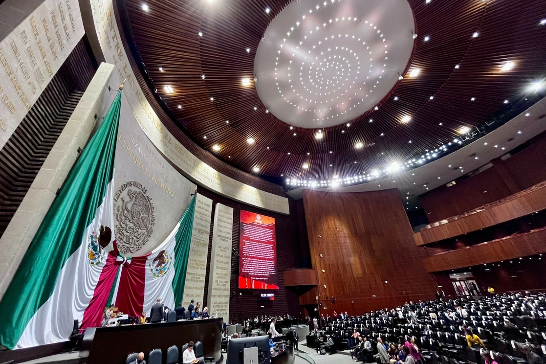 Diputados discuten las modificaciones hechas por el Senado al llamado Plan B de la reforma electoral. Foto Roberto García Ortiz / Archivo