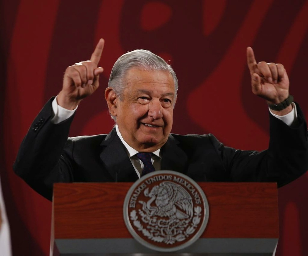 “No se puede enfrentar la violencia con la violencia”, señaló hoy el presidente López Obrador al referirse a la posición del diputado morenista Marco Flores. Foto Guillermo Sologuren