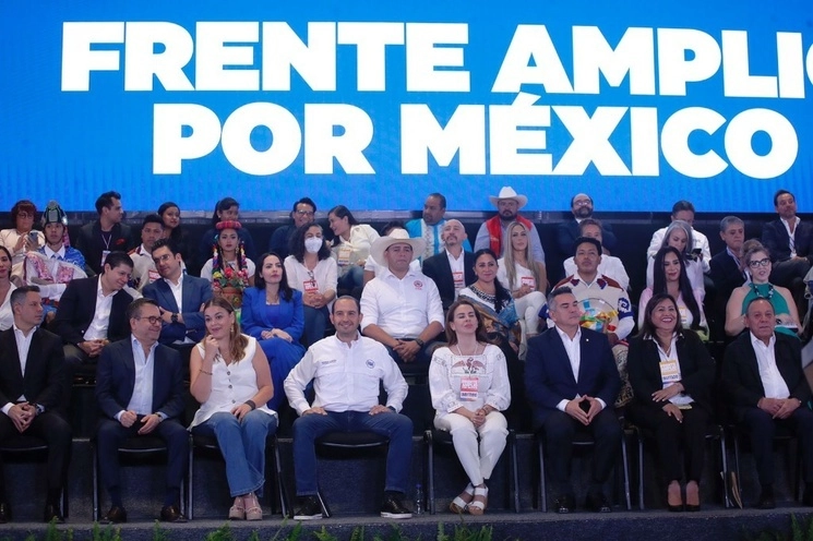 Los dirigentes nacionales del PRI, PAN, y del PRD, encabezaron la presentación de las reglas de la alianza Va por México, para la elección de candidato presidencial, el 26 de junio de 2023. Foto Cristina Rodríguez