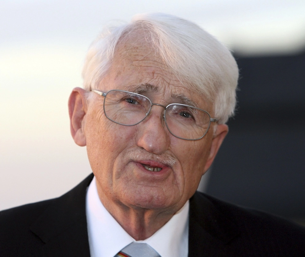 El filósofo alemán Juergen Habermas en Koenigswinter cerca de Bonn, Alemania, el 7 de noviembre de 2006. Foto Ap