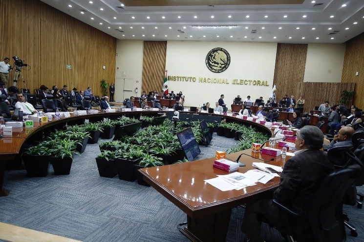 Salón de sesiones del Consejo General del INE, en imagen de archivo. Foto Cristina Rodríguez/Archivo.