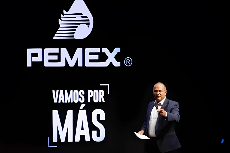 Carlos Treviño Medina, ex director general de Petróleos Mexicanos. Foto Roberto García Ortiz / Archivo