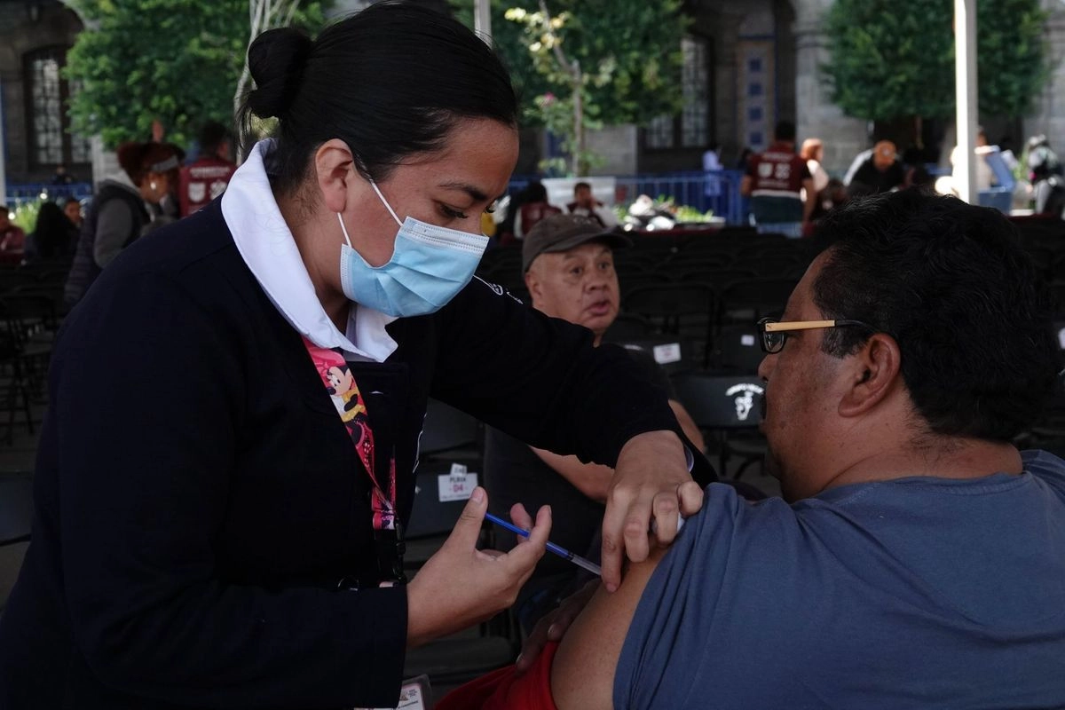 La aplicación de las vacunas es voluntaria y la Ssa sólo hace labora de persuasión sobre su importancia para prevenir enfermedades. Foto 
