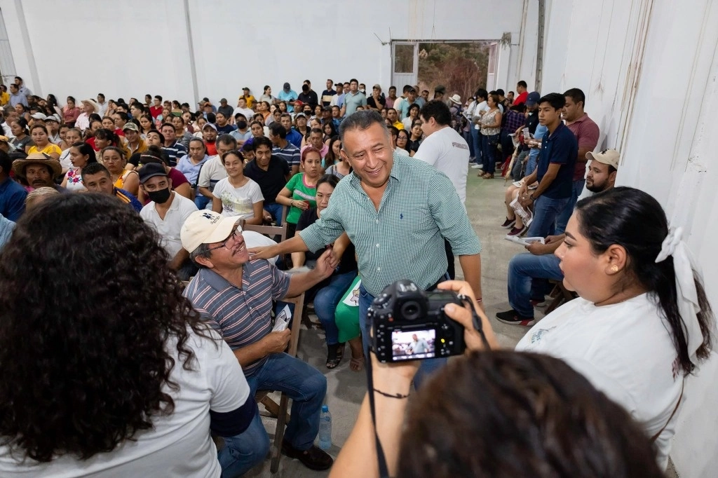 Rodríguez de los Santos ganó las elecciones pasadas bajo las siglas del Partido Verde Ecologista de México (PVEM), pero en meses pasados renunció para pasarse a Morena. Foto Facebook Gilberto Rodríguez