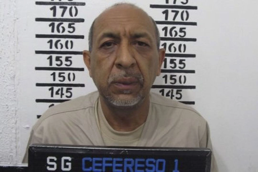 'La Tuta' se convirtió en uno de los narcotraficantes más buscados en el país, luego de la ola de violencia que surgió en 2013 en Michoacán, tras el surgimiento de grupos de autodefensa. 