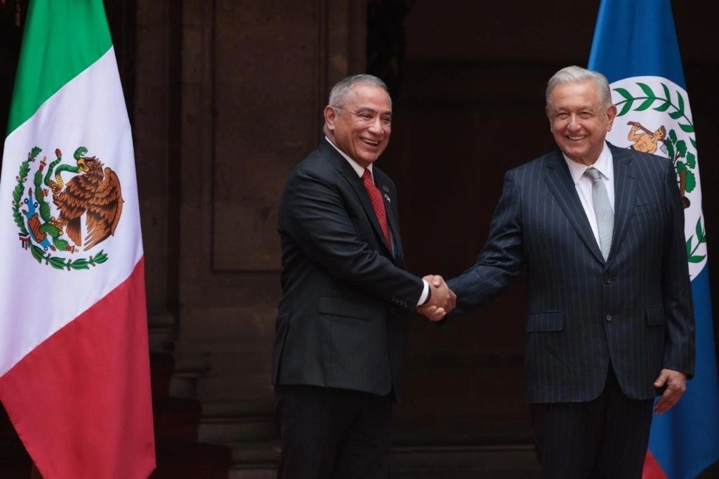el presidente Andrés Manuel López Obrador le dio la bienvenida oficial al Primer Ministro de Belice, Juan Antonio Briceño. Foto 'La Jornada'