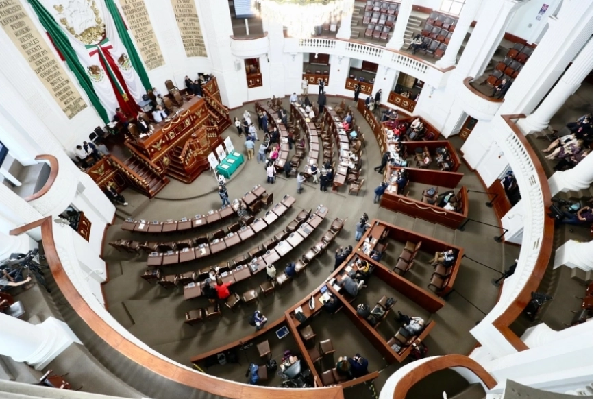 Sesión solemne en el Congreso de la Ciudad de México. Foto Roberto García / Archivo