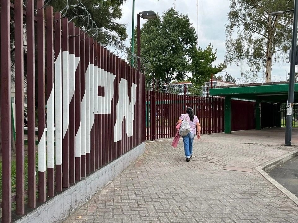 Durante este fin de semana y el anterior, 250 mil jóvenes presentaron examen de ingreso para las vocacionales del IPN, así como CCH's y preparatorias de la UNAM.