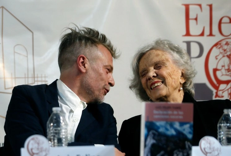 La escritora y periodista Elena Poniatowska expresó que le daba gusto que un autor joven como Luis Felipe Fabre ganara el premio. Foto Guillermo Sologuren