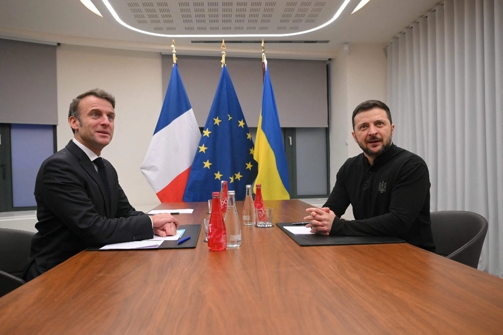 El presidente de Ucrania, Volodymir Zelensky y su homólogo francés, Emmanuel Macron, se reunieron en Bruselas, Bélgica, el 18 de diciembre de 2024. Foto Afp
  