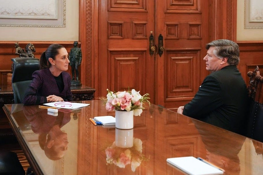 La mandataria conversó ayer por más de dos horas con el subsecretario de Estado estadunidense, con quien, según dijo por la mañana, hablaría sobre el encuentro que prevé tener con Donald Trump en la cumbre del G-7 en Canadá la próxima semana. Foto 
